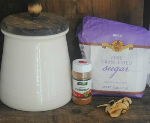 12 DIY Gifts in a Jar: Apple Cinnamon Pancake Gift Jar 1