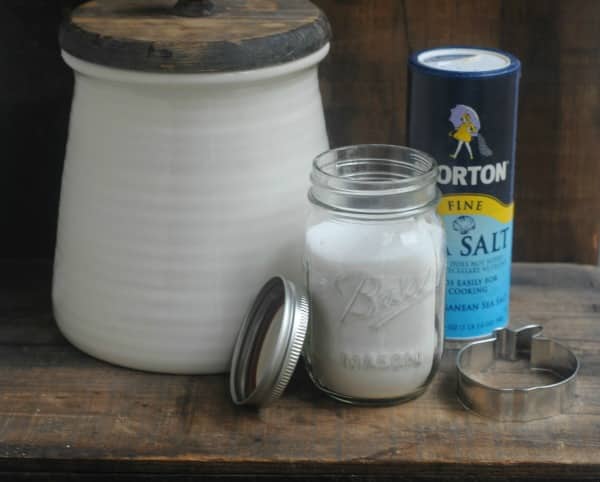 12 Days of DIY Gifts in a Jar: Homemade Playdough Gift Jar 1