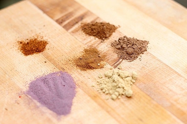 10 Homemade Recipes for Beauty Products: DIY Mineral Makeup - Homemade Blush 1