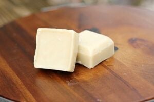 10 Homemade Recipes for Beauty Products: Homemade Coconut Oil Lotion Bars 4