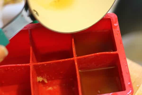 10 Homemade Recipes for Beauty Products: Homemade Coconut Oil Lotion Bars 3