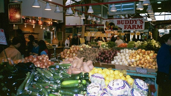save-money-groceries-farmers-market