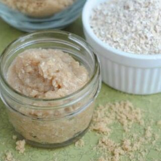 Homemade Oatmeal Body Scrub