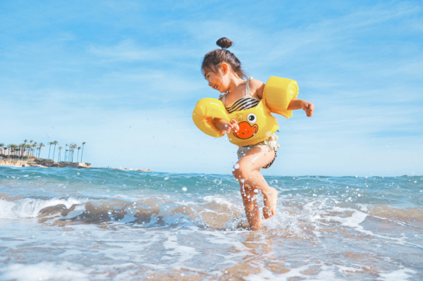 save money on vacation